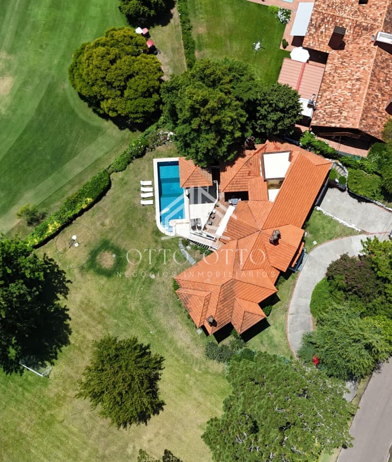 Espectacular Casa en El Golf Punta del Este 5 dormitorios en suite