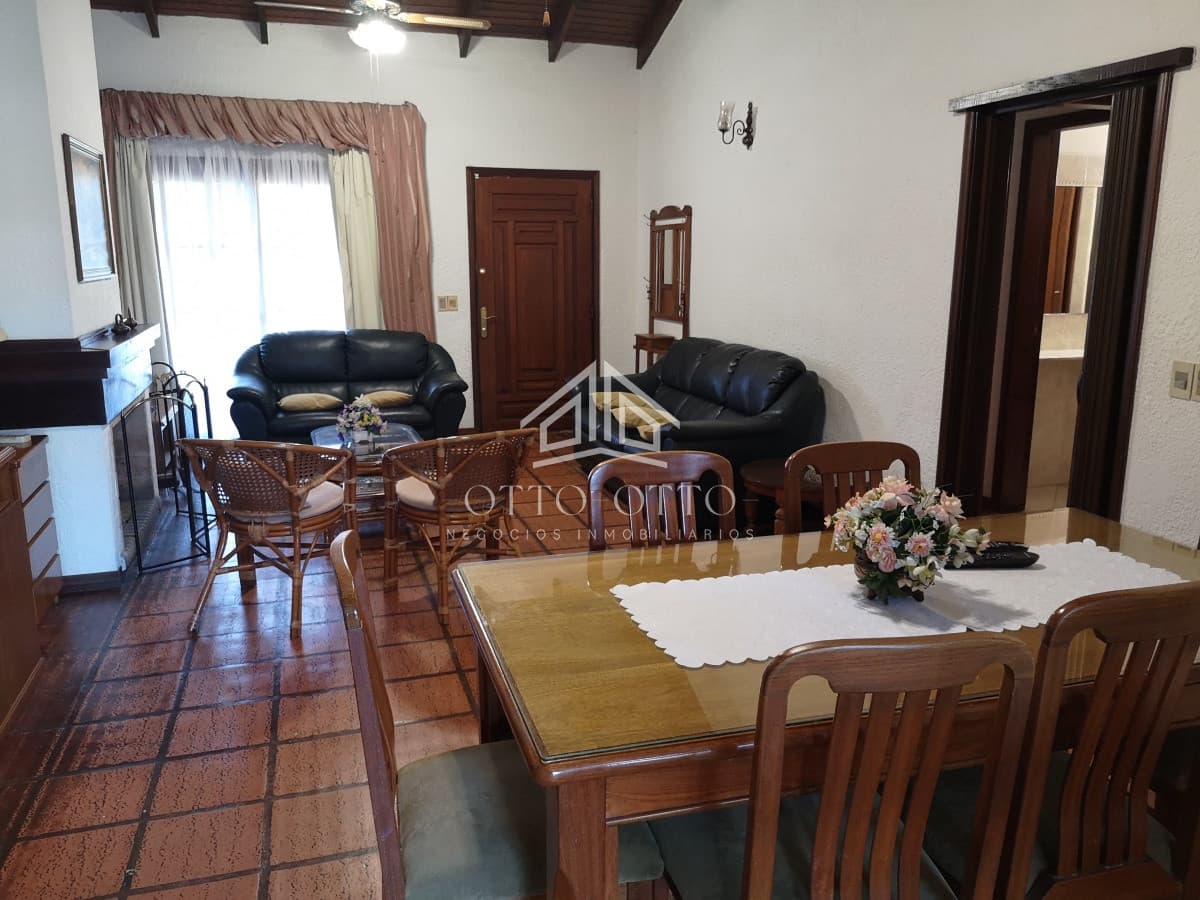 Venta casa cuatro dormitorios Punta del Este con piscina