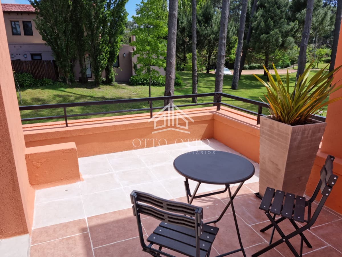 Venta casa dos dormitorios Punta del este Pinares parrillero