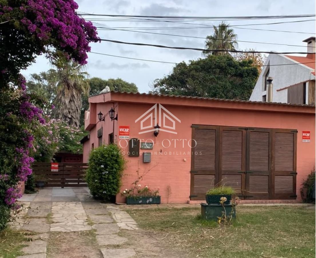 Casa bien ubicada cerca de todo