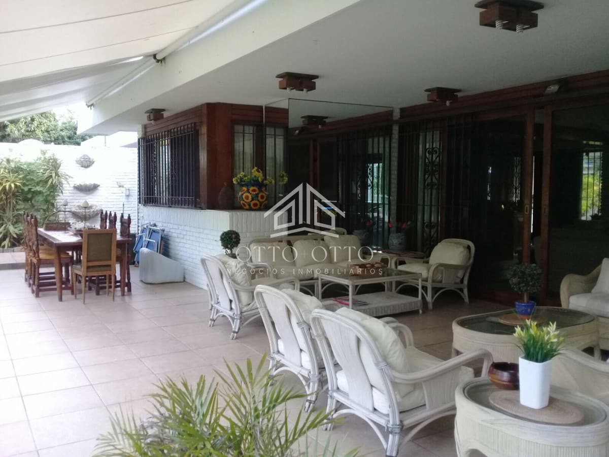 IMPONENTE CASA EN MANSA CON UBICACION PRIVILEGIADA