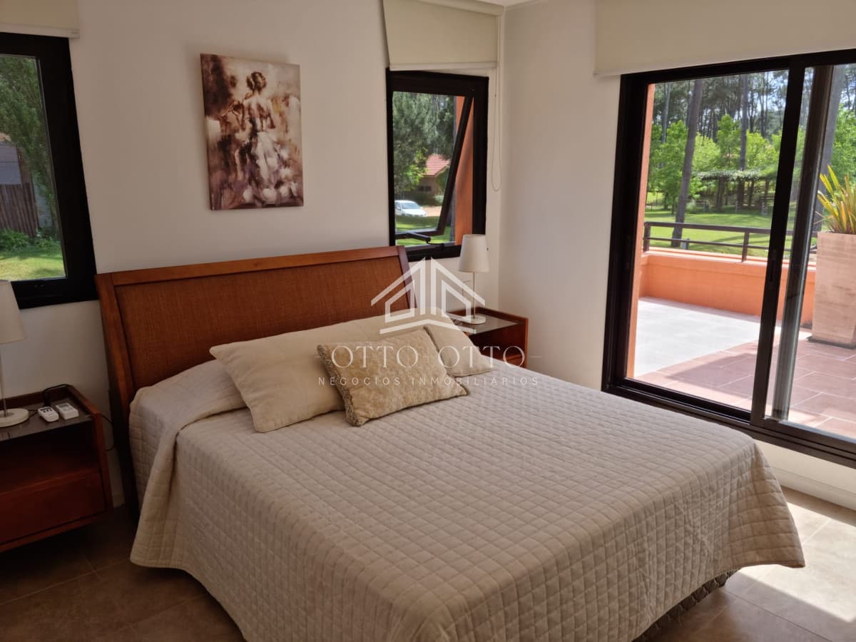Venta casa dos dormitorios Punta del este Pinares parrillero