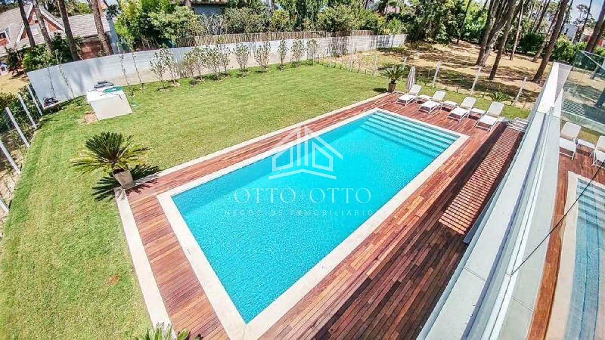 Casa en venta y alquiler temporario  5 dormitorios