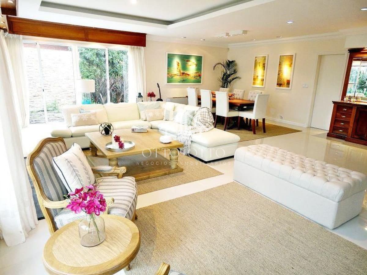 Casa en venta y alquiler temporario Punta Del Este 5 dormitorios