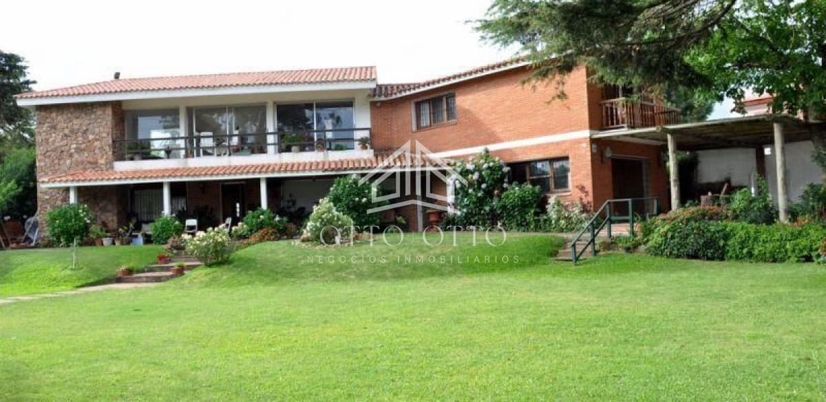 Casa en venta Playa Mansa 6 dormitorios