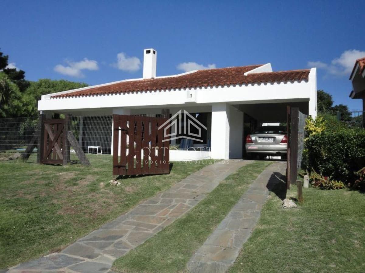 Casa en venta Playa Mansa 4 dormitorios