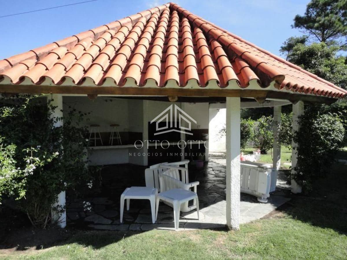 Casa en venta Playa Mansa 4 dormitorios
