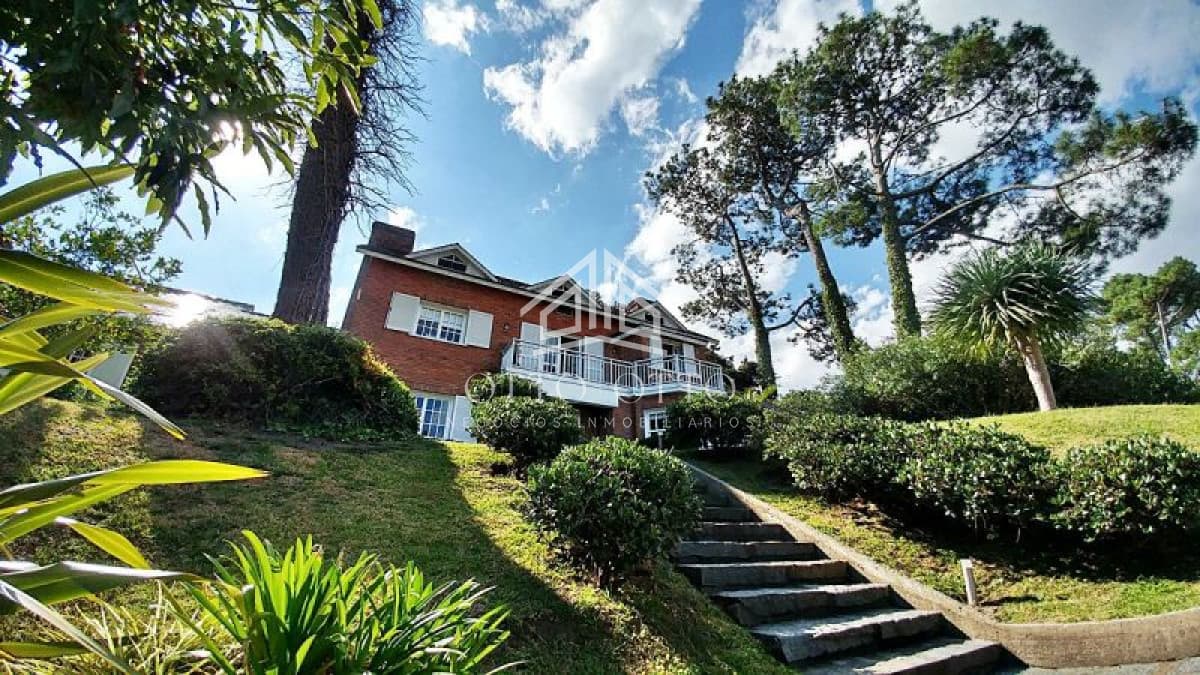 Casa en venta Playa Mansa  7 dormitorios