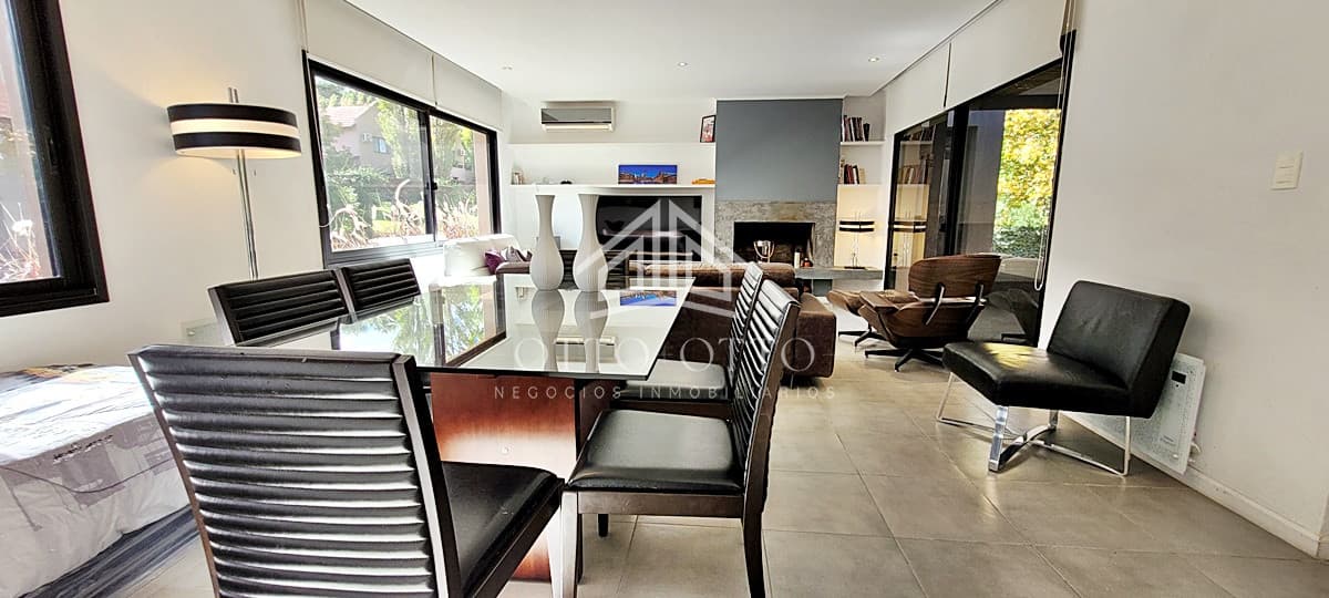 Hermosa casa en barrio cerrado