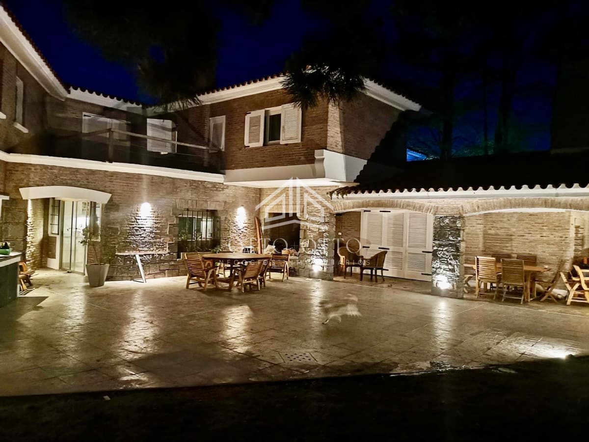 Venta casa siete dormitorios punta del este playa mansa piscina