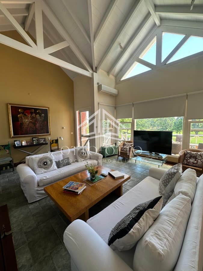 Espectacular Casa en El Golf Punta del Este 5 dormitorios en suite