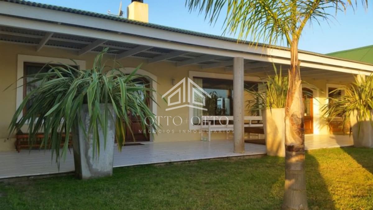 Chacra en venta Manantiales 5 dormitorios