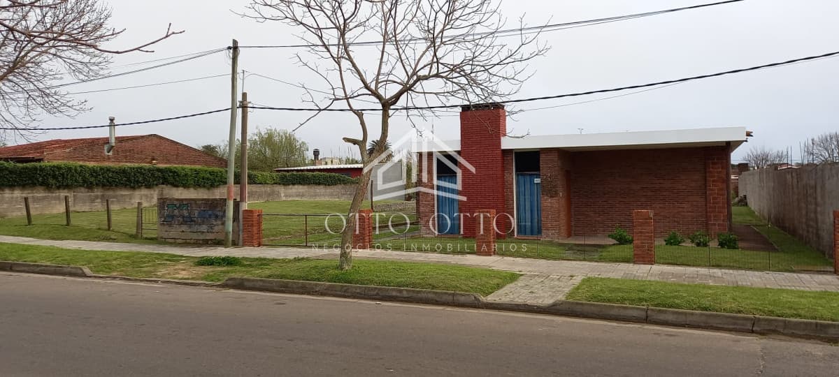 Terreno para vivienda permanente o construcción de Edificio