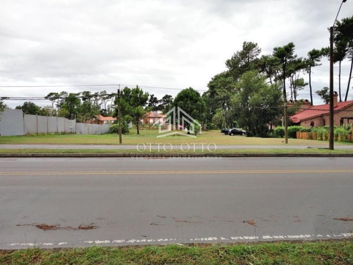 Terreno en venta para desarrollo en Punta del Este