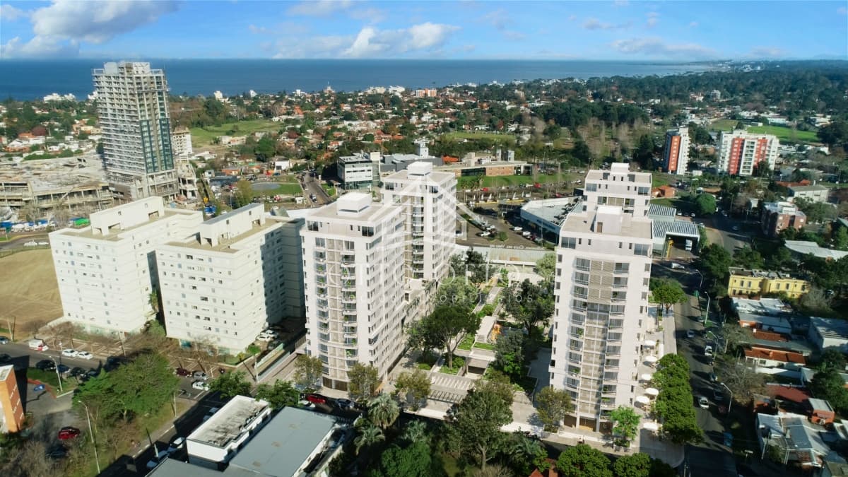 Apartamento de 2 dormitorios en venta, Maldonado