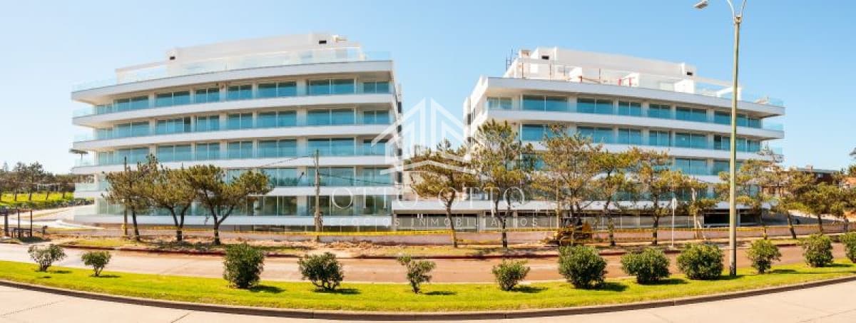 Apartamento en venta Playa Mansa 2 dormitorios