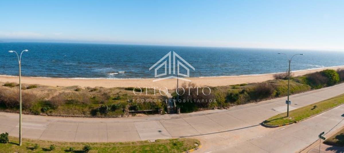 Apartamento en venta Playa Mansa 2 dormitorios