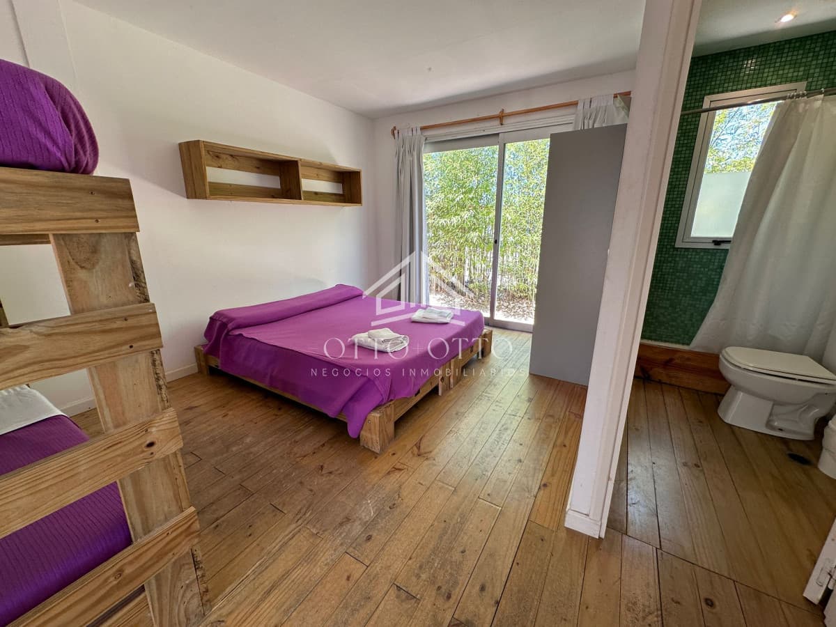 Hostel de 6 habitaciones en suite a la venta, La Barra.