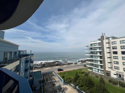 Apartamento ID.38074 - Apartamento de 3 dormitorios en Torre de Categoría - Península, Punta del Este