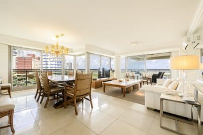 Departamento en Venta de Tres Dormitorios en Pozo