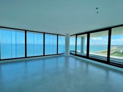 Venetian Punta Del Este Apartamento frente al mar de tres dormitorios mas dependencia en Venta