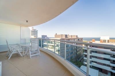 Departamento en Venta  de Tres Dormitorios, Proyecto en Pozo
